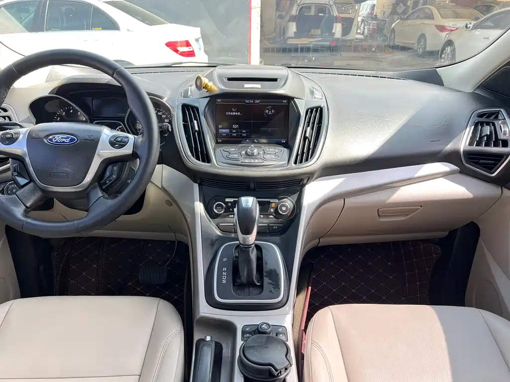 Ford Kuga 2013 — фото 15