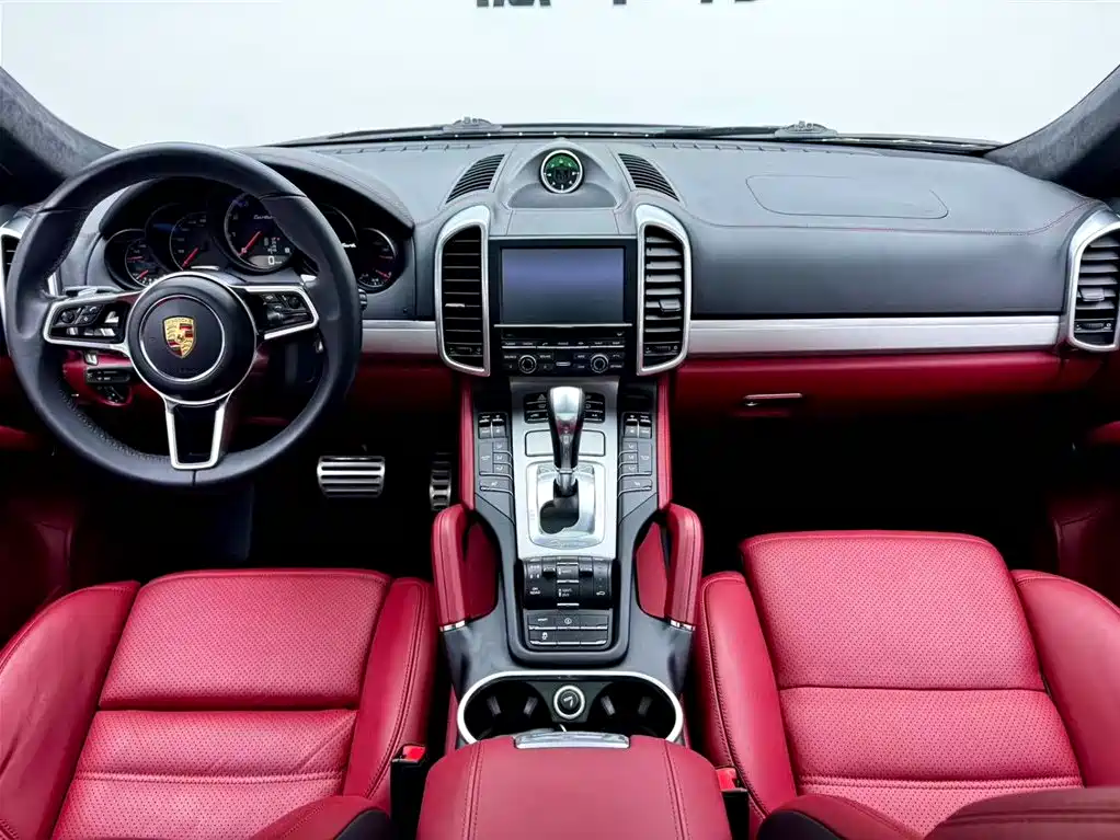 Porsche Cayenne 2016 — фото 16