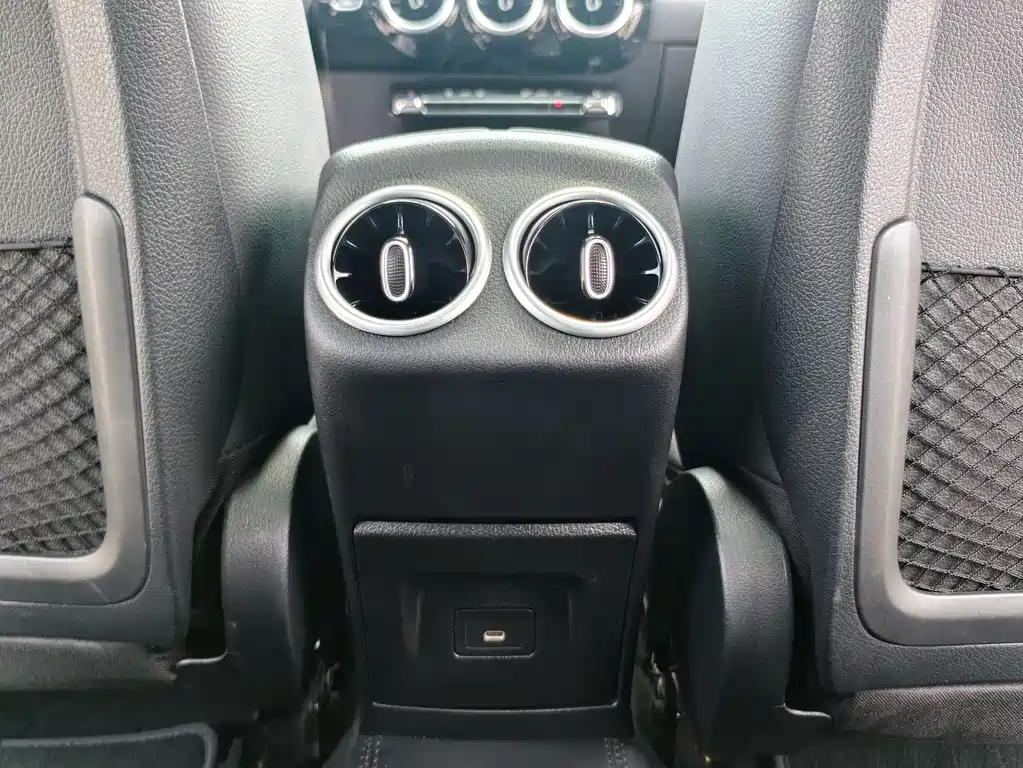 Mercedes-Benz A-Class 2023 — фото 18