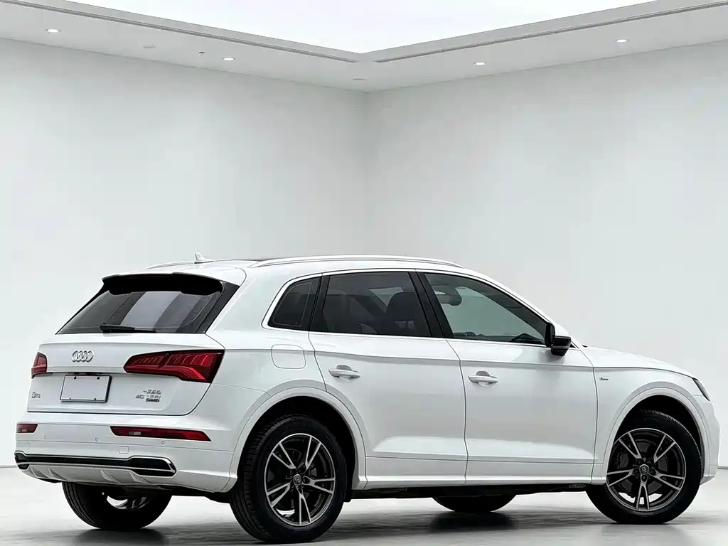Audi Q5L 2020 — фото 4