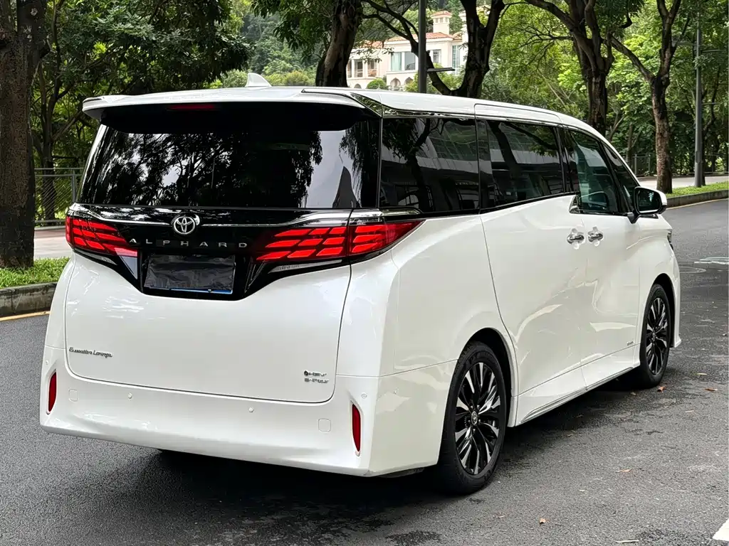 Toyota Alphard 2024 — фото 22