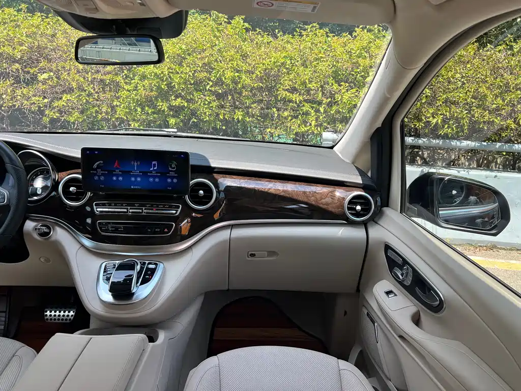 Mercedes-Benz V-Class 2020 — фото 9