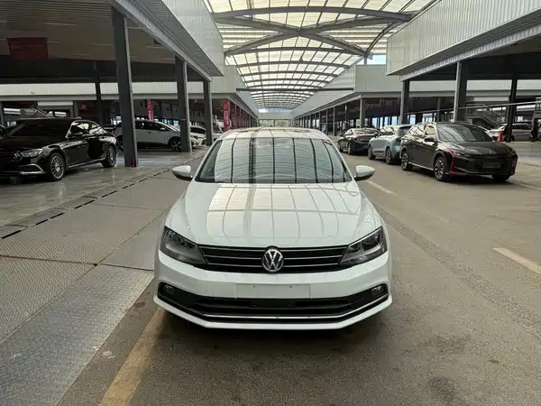 Volkswagen Sagitar 2018