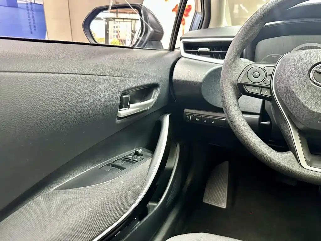 Toyota Corolla 2023 — фото 20