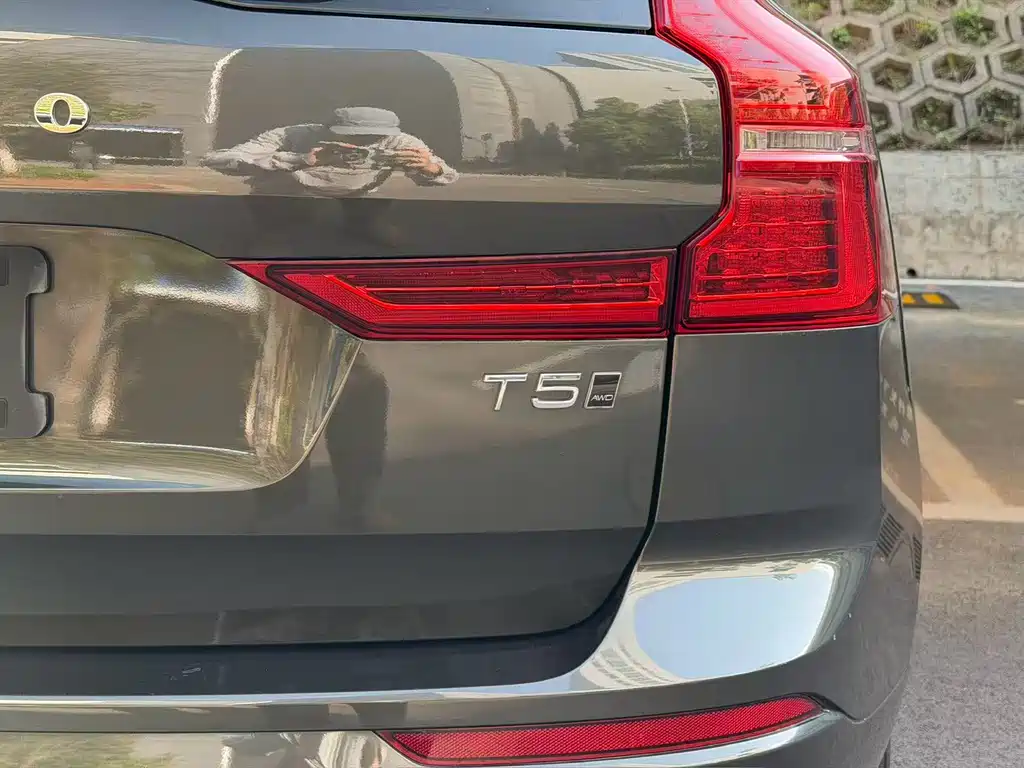Volvo XC60 2019 — фото 15