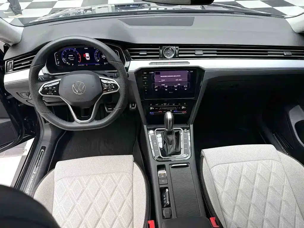 Volkswagen Magotan 2024
