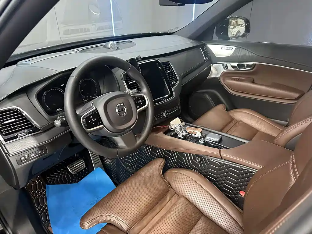 Volvo XC90 Plug-In Hybrid 2023 — фото 11