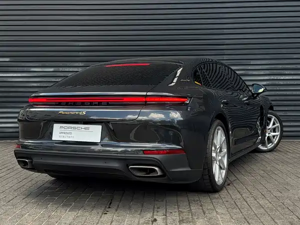 Porsche Panamera 2024