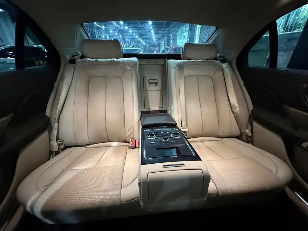 Lincoln Continental 2020 — фото 16