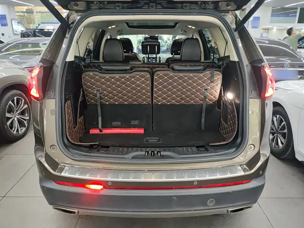 Ford Edge 2018 — фото 15