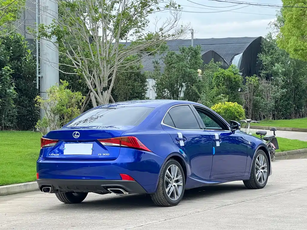 Lexus IS 2018