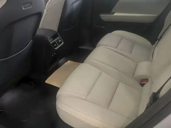Volvo XC70 Plug-In Hybrid 2025