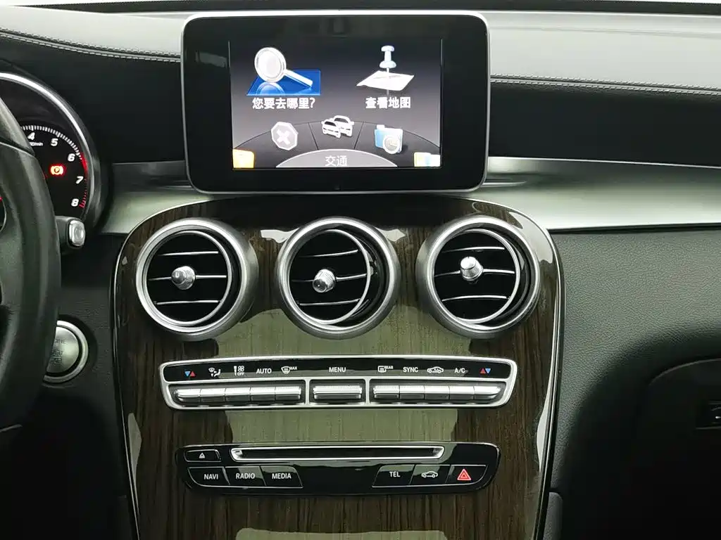 Mercedes-Benz GLC 2017 — фото 12