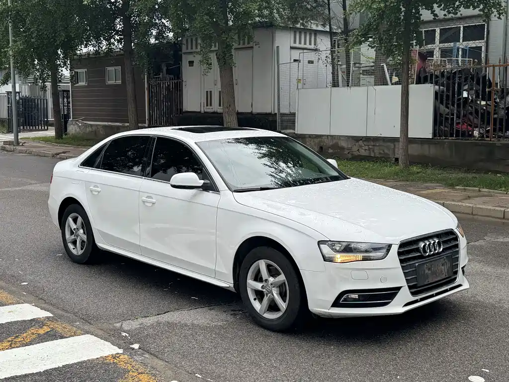 Audi A4L 2013 — фото 2