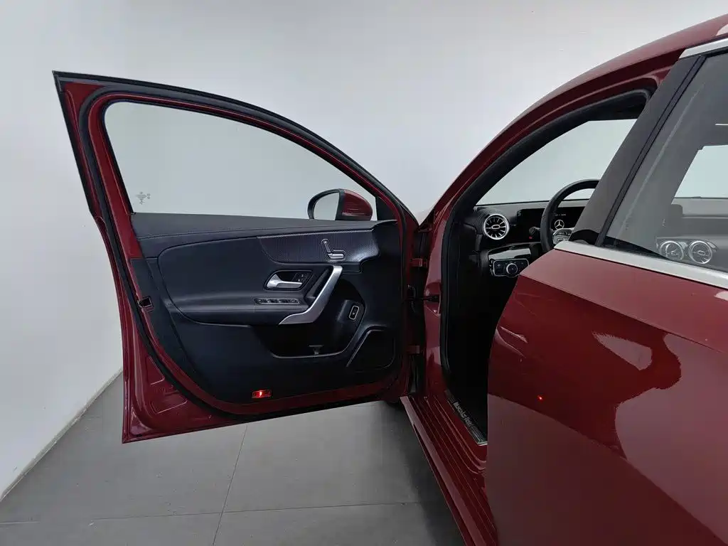 Mercedes-Benz A-Class 2021 — фото 8