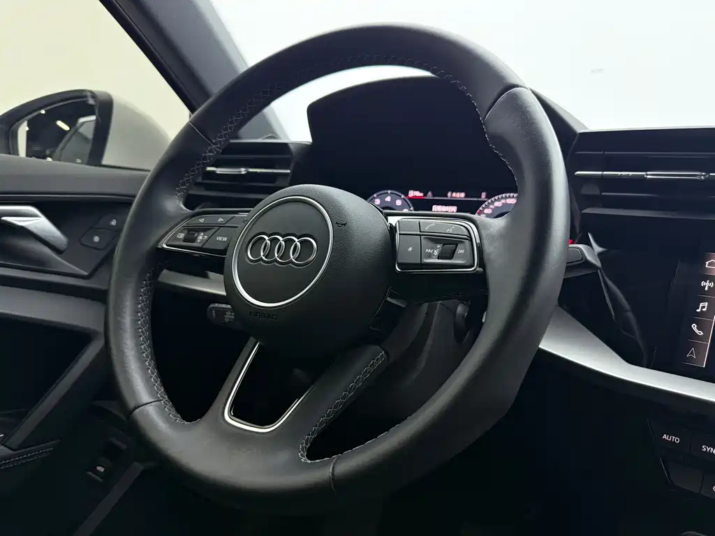 Audi A3 2023 — фото 12