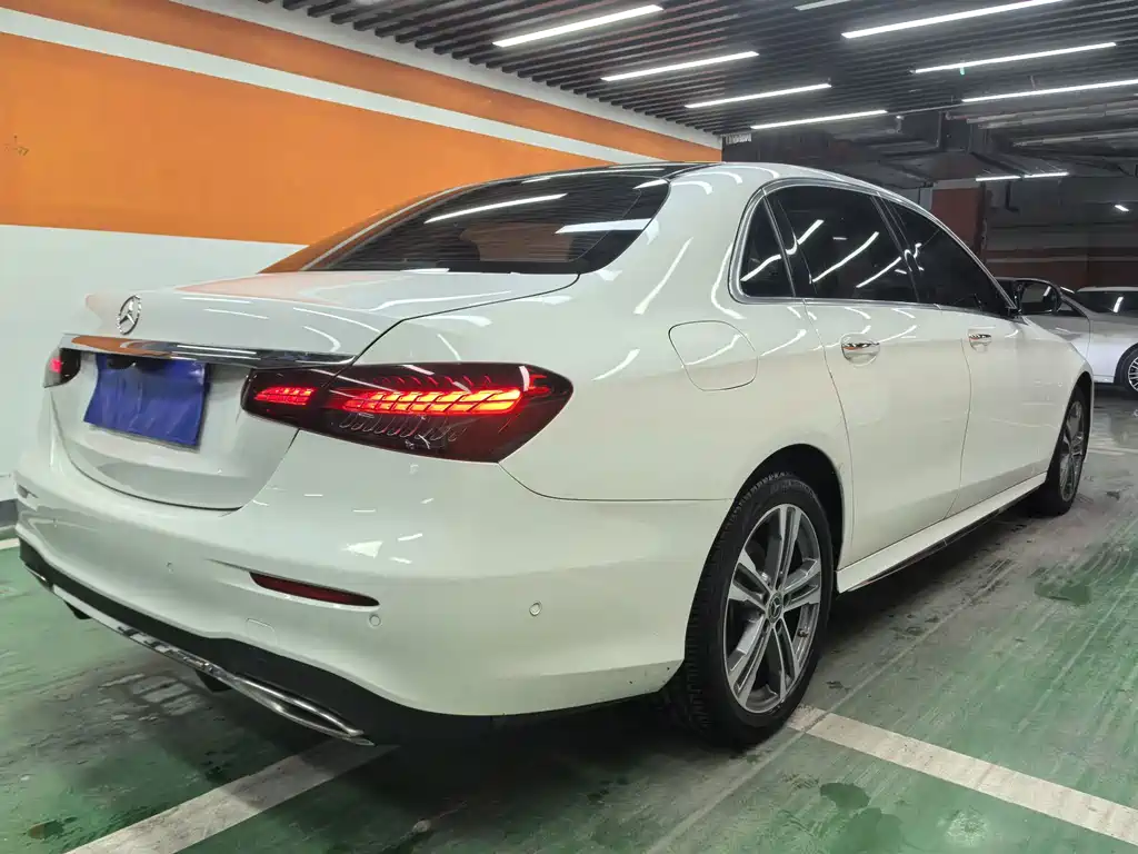 Mercedes-Benz E-Class 2021 — фото 10