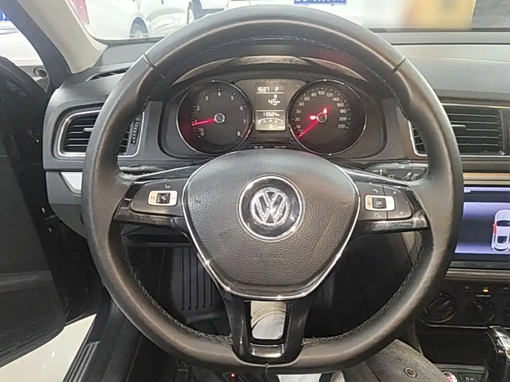 Volkswagen Lavida 2017 — фото 11