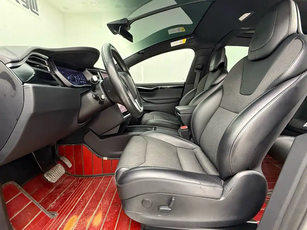 Tesla Model X 2018 — фото 8