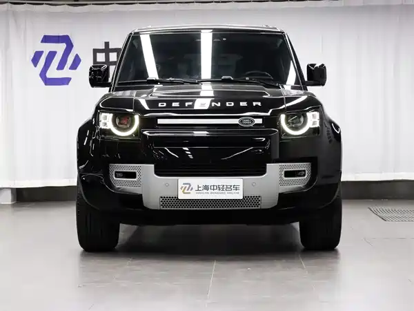 Land Rover Defender 2024