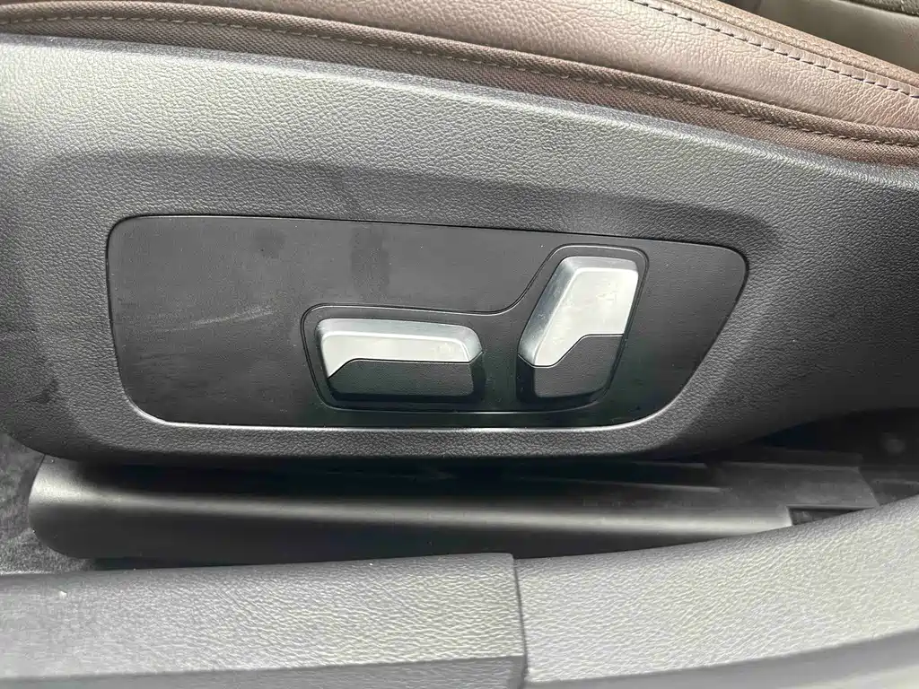 BMW 3 Series 2023 — фото 11