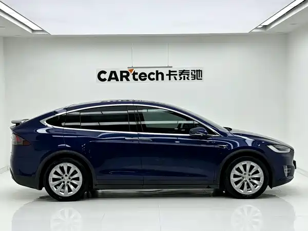 Tesla Model X 2018