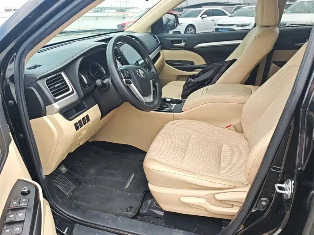 Toyota Highlander 2020 — фото 15