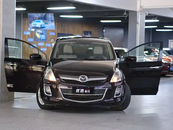 Mazda 8 2012