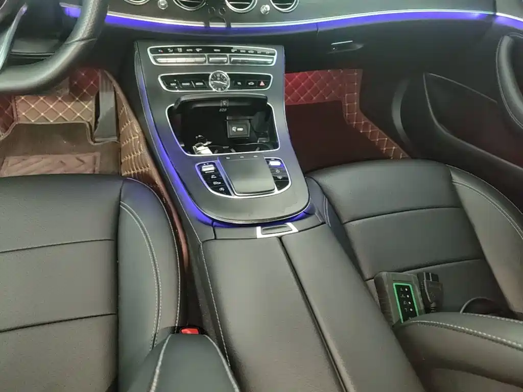 Mercedes-Benz E-Class 2020 — фото 14