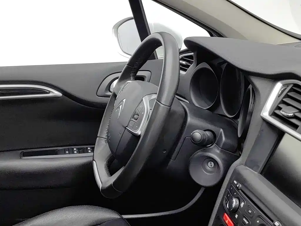 Citroën C4L 2016 — фото 22