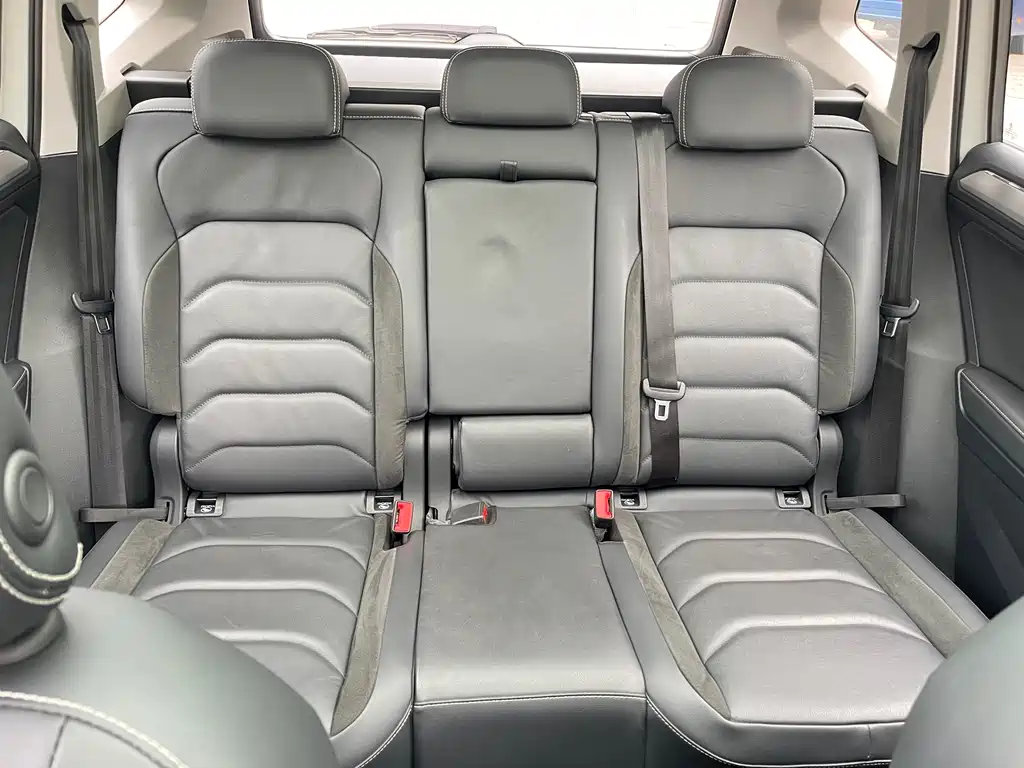 Volkswagen Tiguan L PHEV 2021 — фото 27