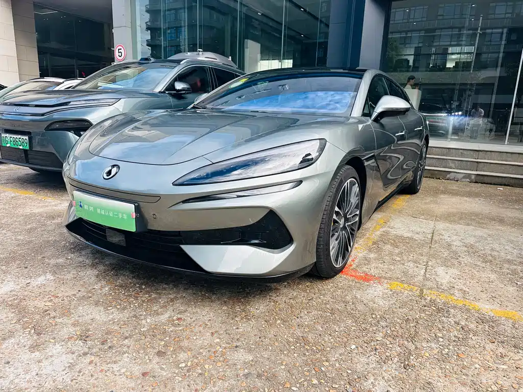 Denza Z9GT 2025