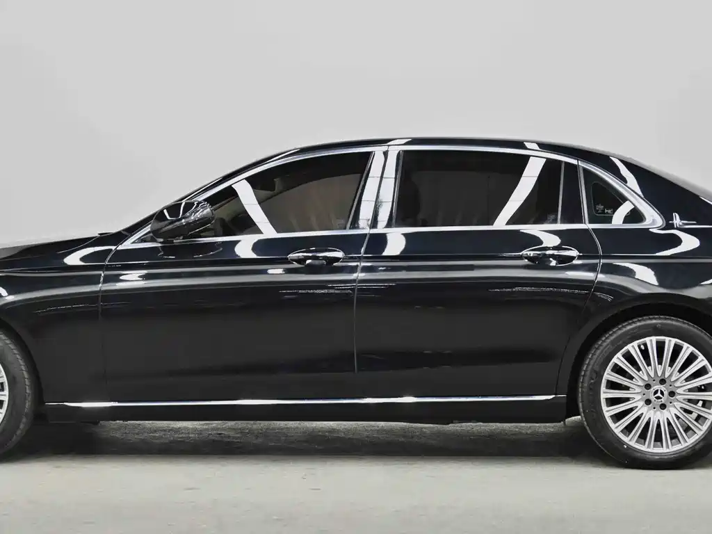 Mercedes-Benz E-Class 2022 — фото 27