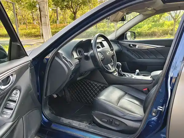 Infiniti Q50L 2018