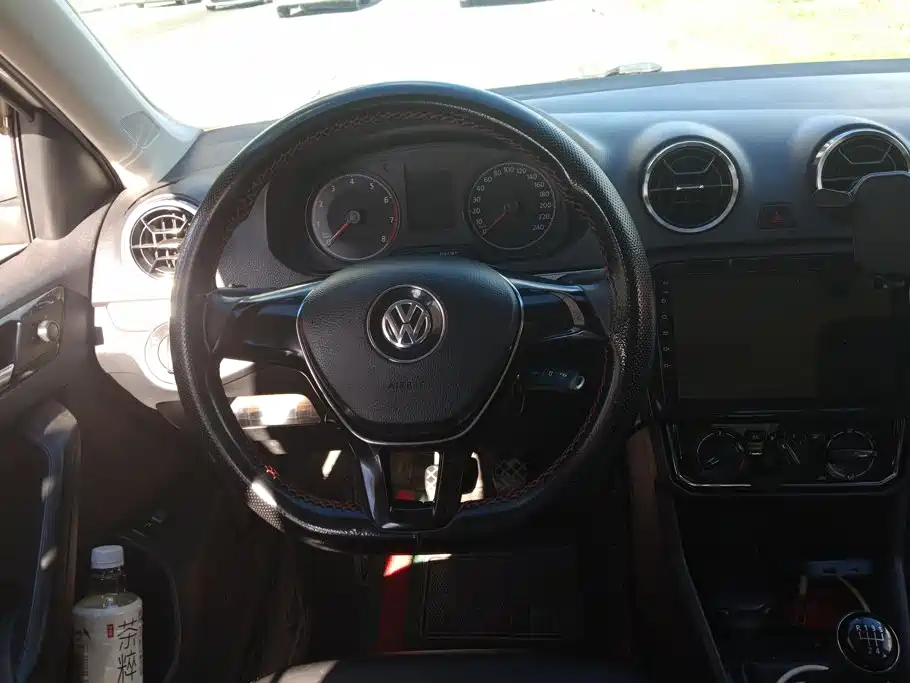 Volkswagen Jetta 2018 — фото 15