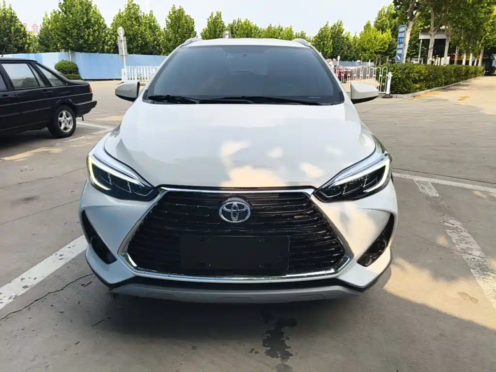Toyota Yaris L 2022 — фото 3
