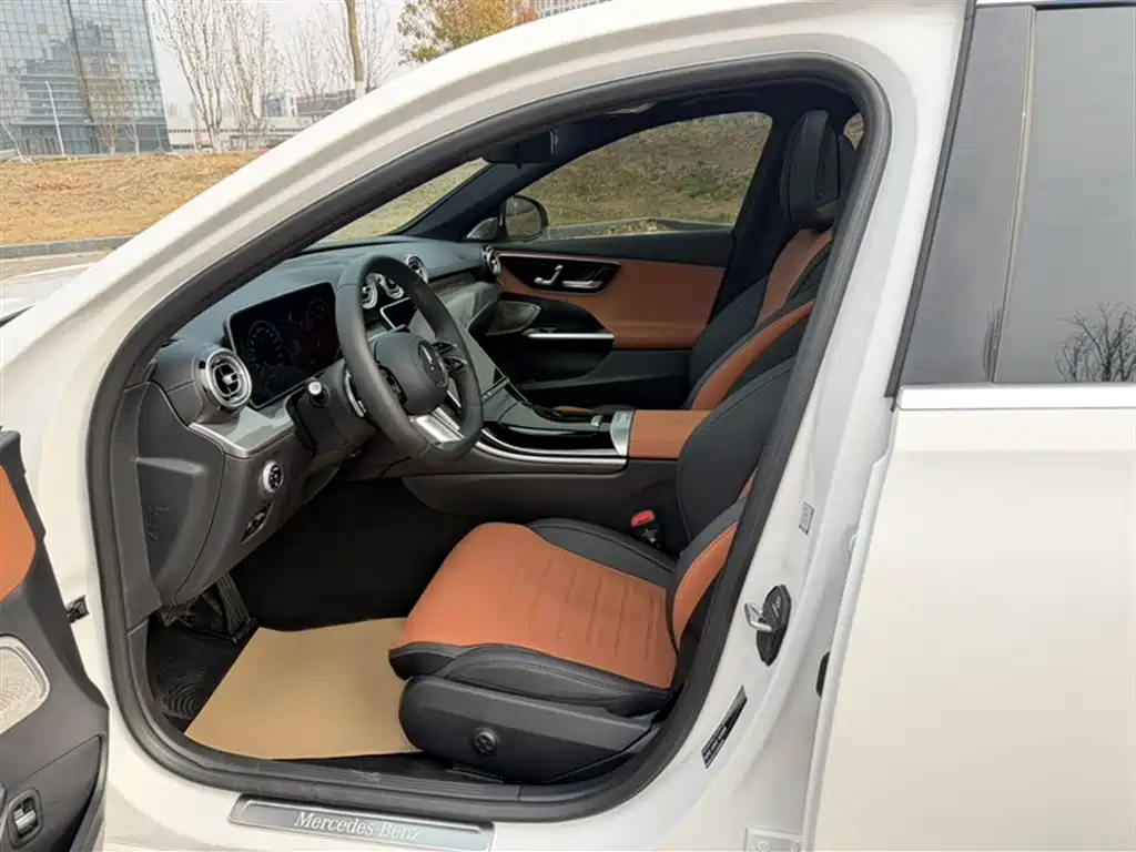 Mercedes-Benz C-Class 2025 — фото 14