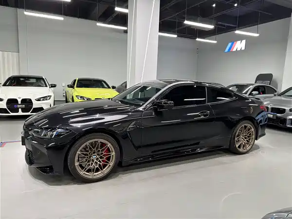BMW M4 2025