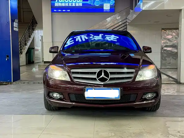 Mercedes-Benz C-Class 2011