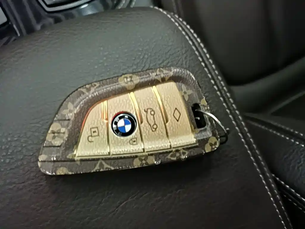 BMW 1 Series 2019 — фото 9