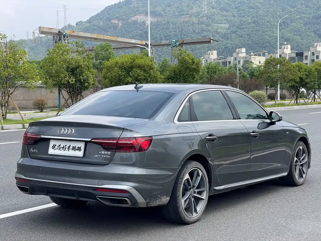 Audi A4L 2022 — фото 13