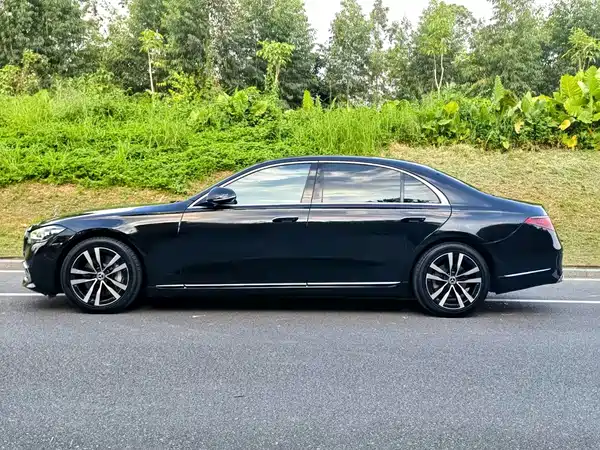 Mercedes-Benz S-Class 2022