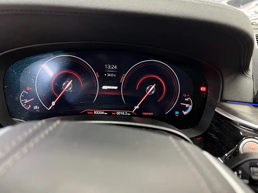 BMW 5 Series New Energy 2019 — фото 17