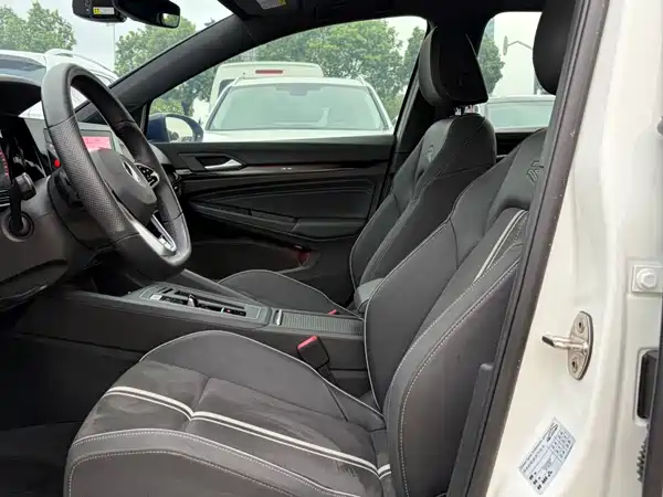 Volkswagen Golf 2022