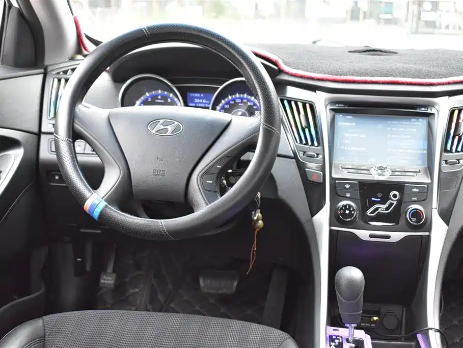 Hyundai Sonata 2012 — фото 15
