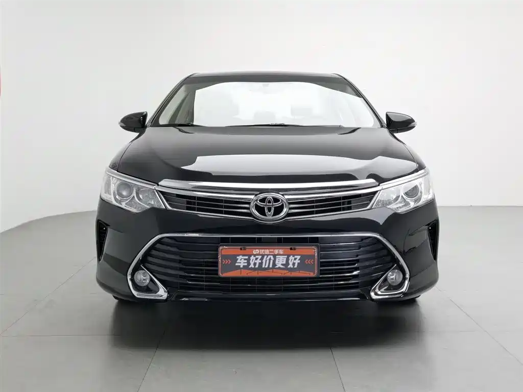 Toyota Camry 2017 — фото 3