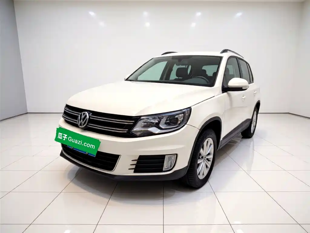 Volkswagen Tiguan 2015 — фото 1
