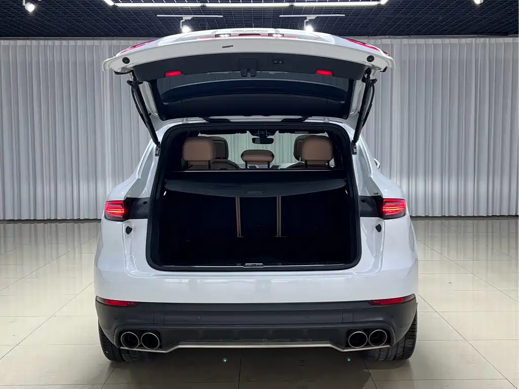 Porsche Cayenne 2020 — фото 6