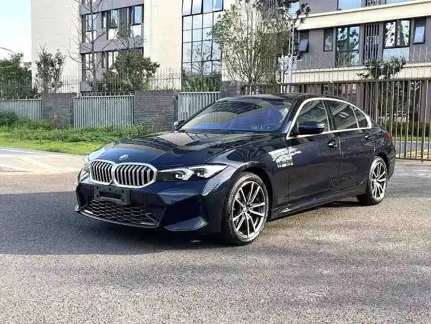 BMW 3 Series 2024 — фото 1