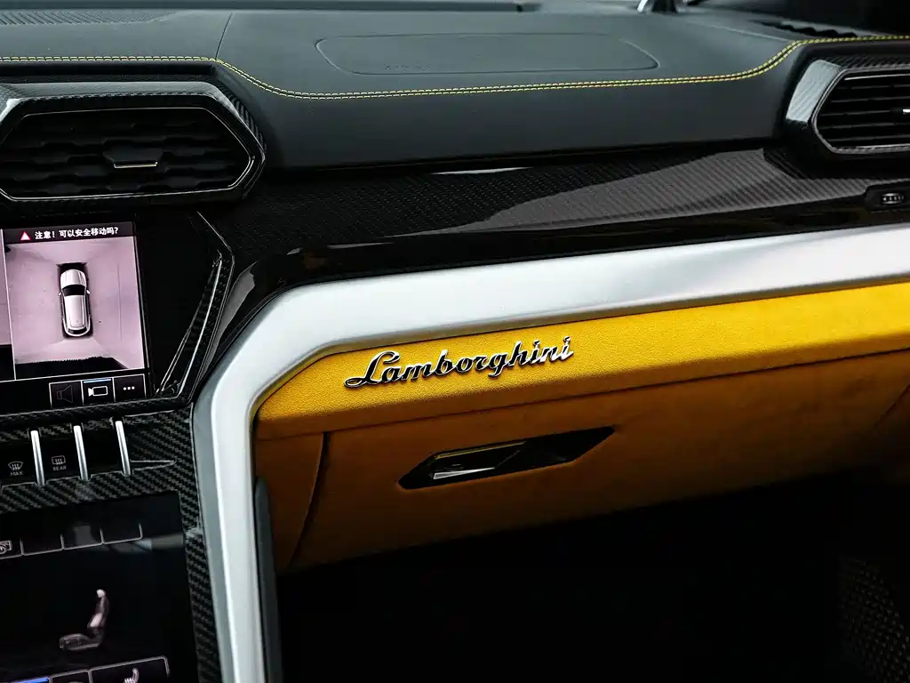 Lamborghini Urus 2019 — фото 16